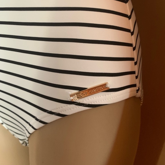 Vince Camuto one piece swimsuit - Picture 3 of 8